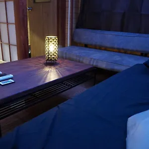 駅から徒歩4分/ビル3階全体/広い部屋/広い屋上/和室/レインボーブリッジ/お台場 アパート