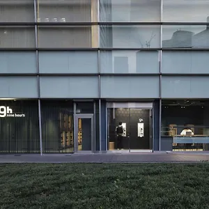 2* Hôtel capsule 9h Nine Shinagawa Station Sleep Lab For Men